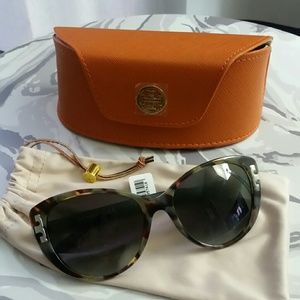 NWT Tory Burch Serif-T Cat-Eye Sunglasses